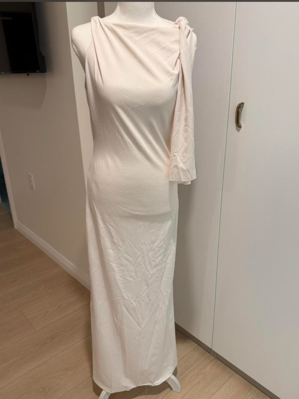 Elegant Cream One-Shoulder Evening Dress
